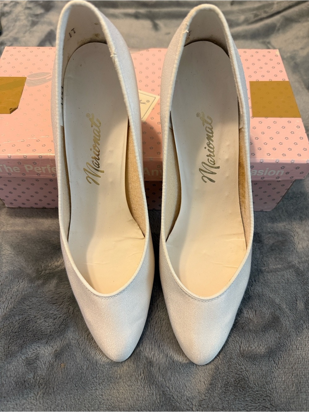 Marionat Women's White Ivory Pointed-Toe Satin Sheen Pump Size 8.5M Dyeable. - Picture 5 of 14